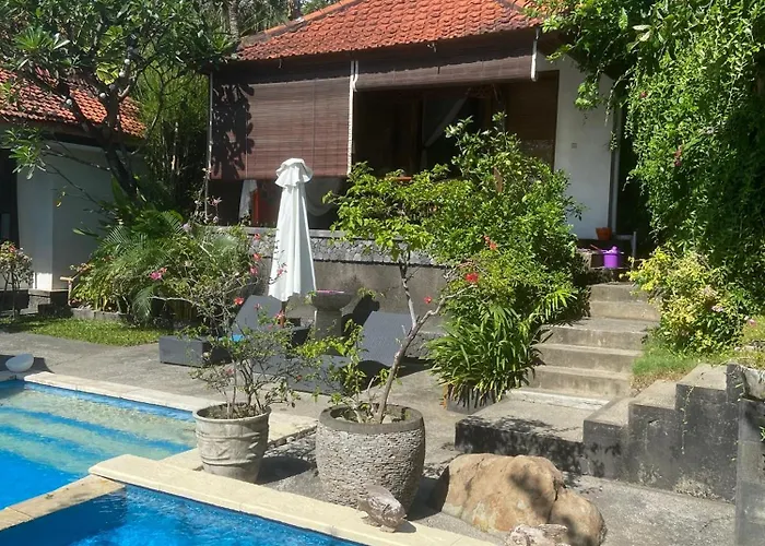 Bali Marina Villa's - *